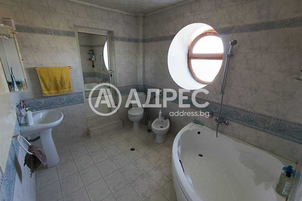 Продава се Къща в Разград, Житница - 463 кв.м за 1404 €/кв.м - Снимка #19