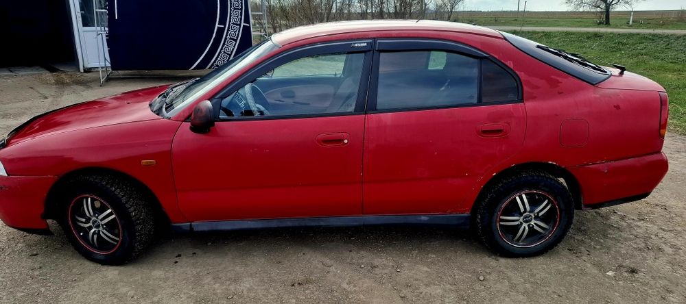 Продам митсуби каризма