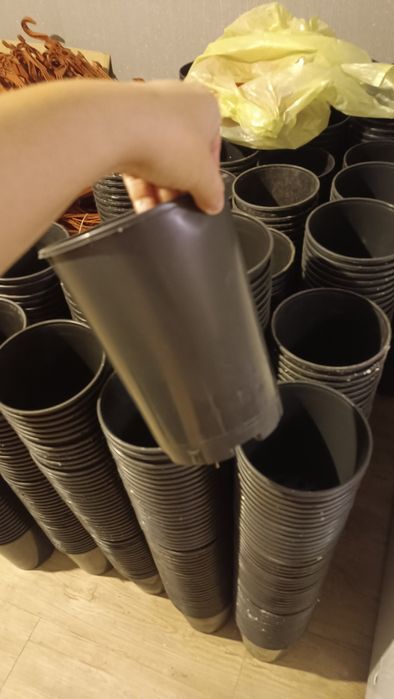 Продам высокие горшки