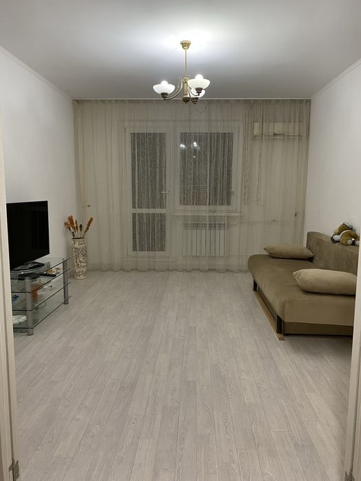 Продам 2 ком квартиру в хорошем районн