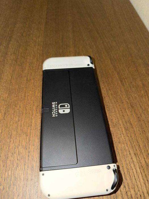 Продается Nintendo Switch OLED 64GB White.