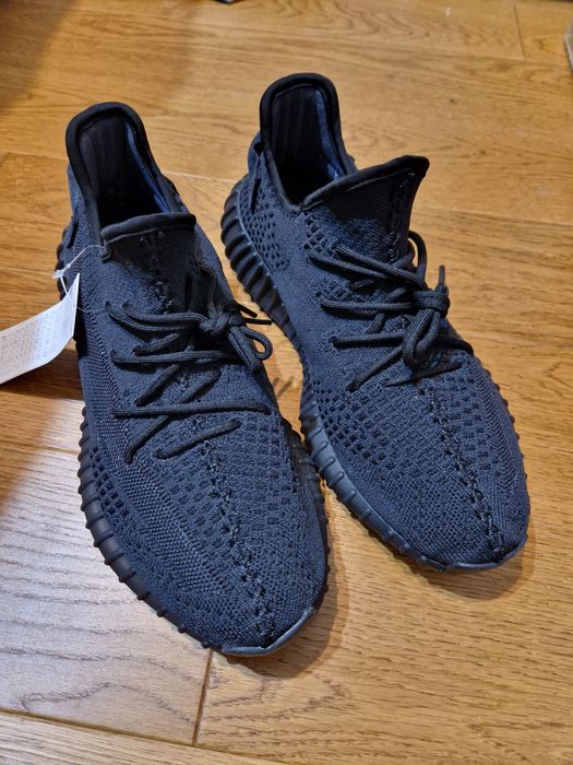 Yeezy 350 v2 Onyx 43