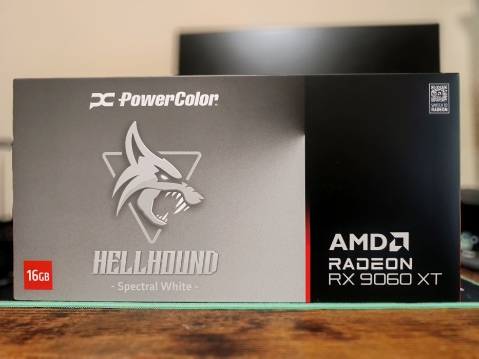 Видеокарта AMD RX 9060 XT 16GB GDDR6 PowerColor Hellhound Spectral White - Нова с 36м. Гаранция