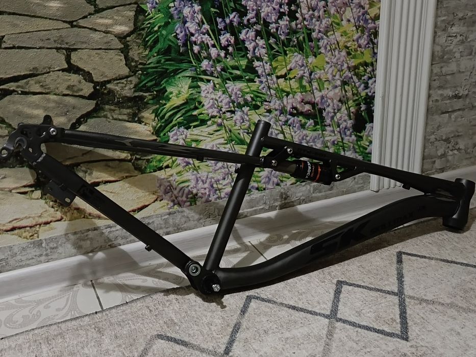 Продам двух подвесную раму торг есть