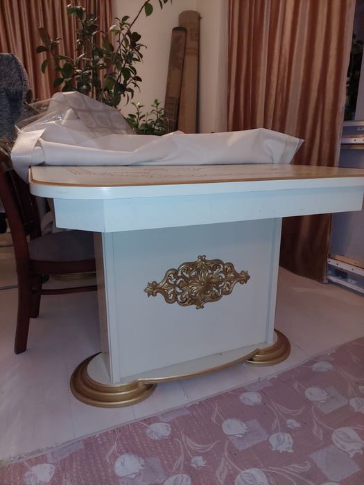 Гостинный стол новый