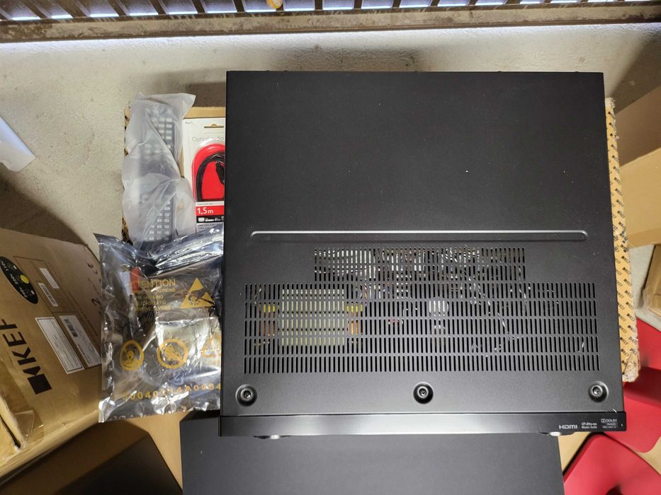 Аудио система KEF с Pioneer SC-2022 7.2 ресийвър, T2 съб, Q650c център