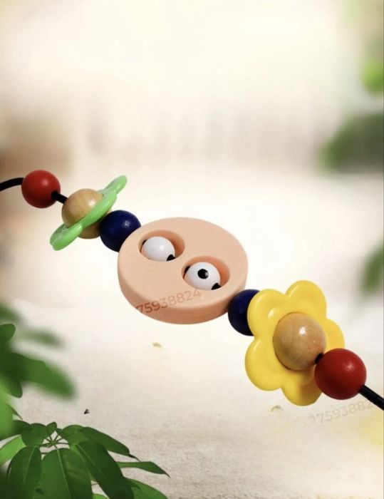 Шезлонг детский (0+) с игрушкой