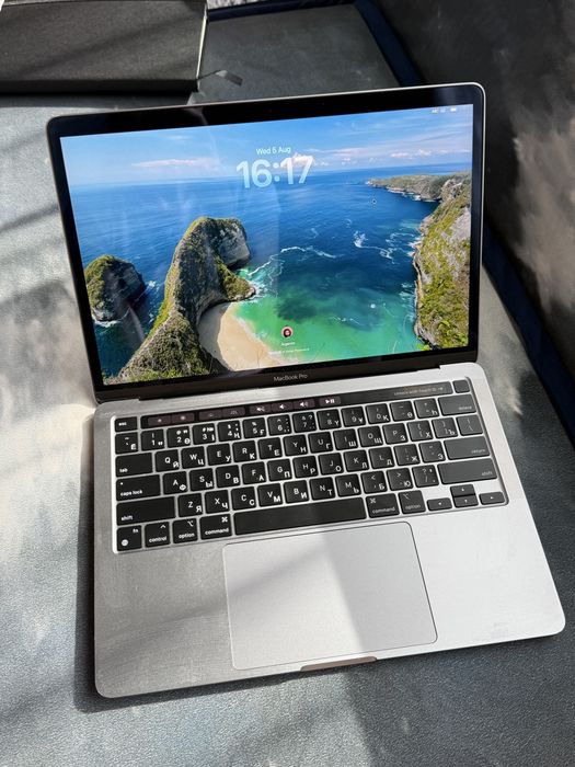 MacBook Pro 13-inch Apple M1 chip