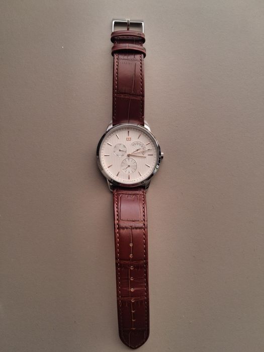 Часовник Тommy Hilfifer