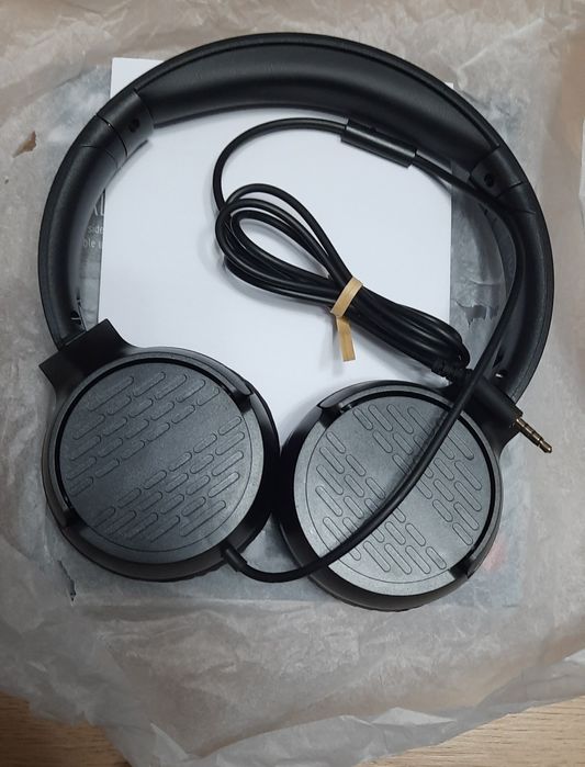 Casti ON-EAR cu antifon și microfon, Nou!