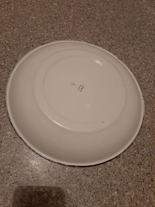 Продам эмалированное блюдо