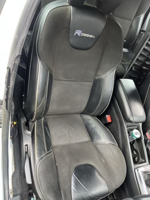 Салон Volvo V40 R DESIGN