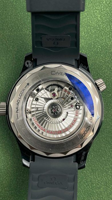 Omega с керамична каса 43.5mm