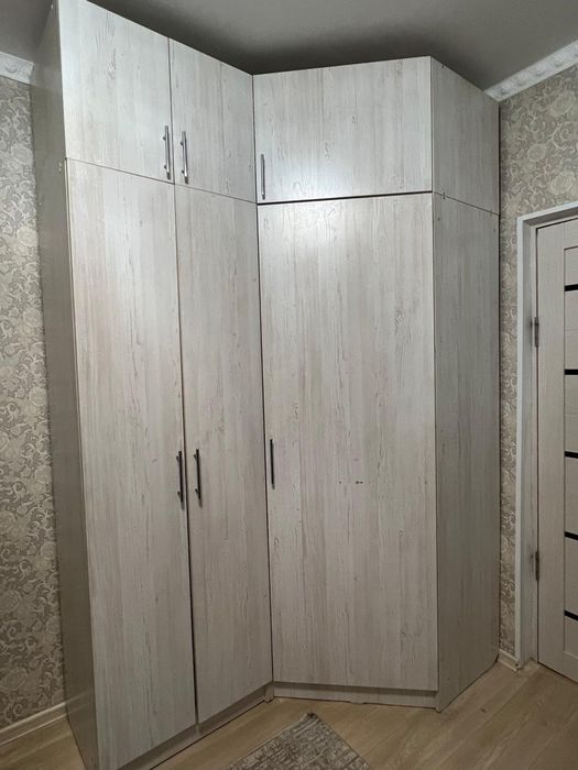 Мебель детски шкаф. Стол парта