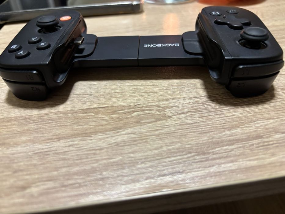 Продавам  Backbone контролер