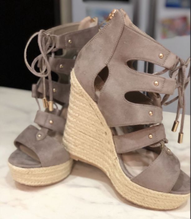 Босоножки. Новые!