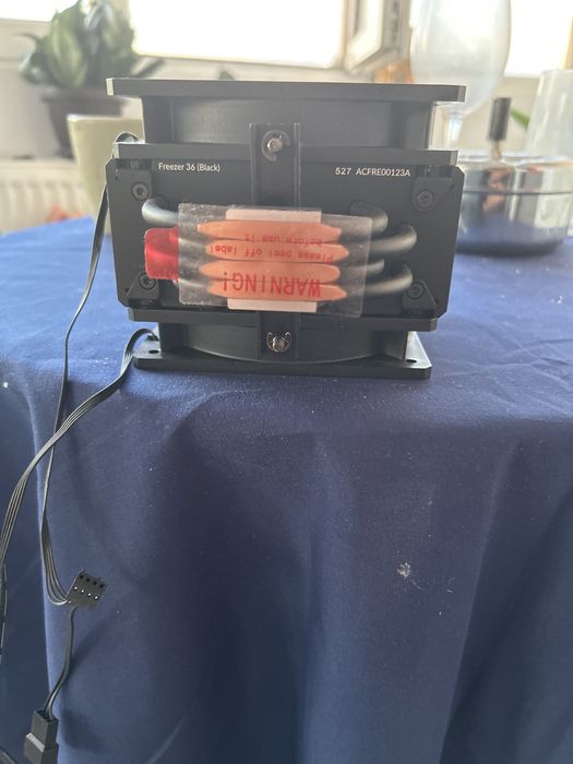 ARCTIC Freezer 36 Black nou nici folosit