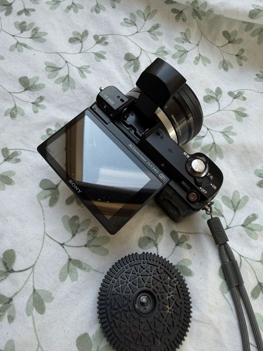 Sony A5000 + obiectiv 16-50 +obiectiv pancake