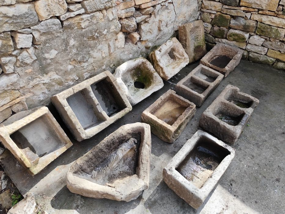 Каменни корита 11 броя