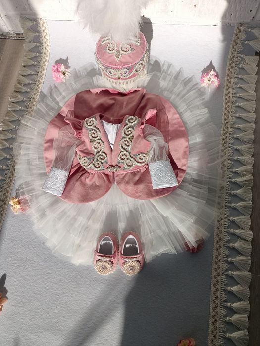 Тусау кесу костюм