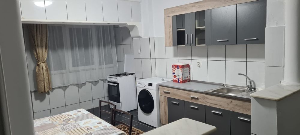 Inchiriez apartament 3 camere Ostroveni A-Uri Etaj 1