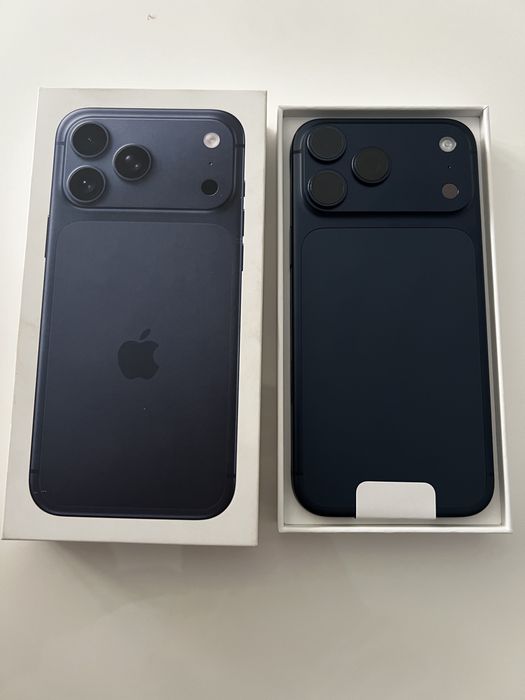 Vand iPhone 17 Pro Max 256 Albastru