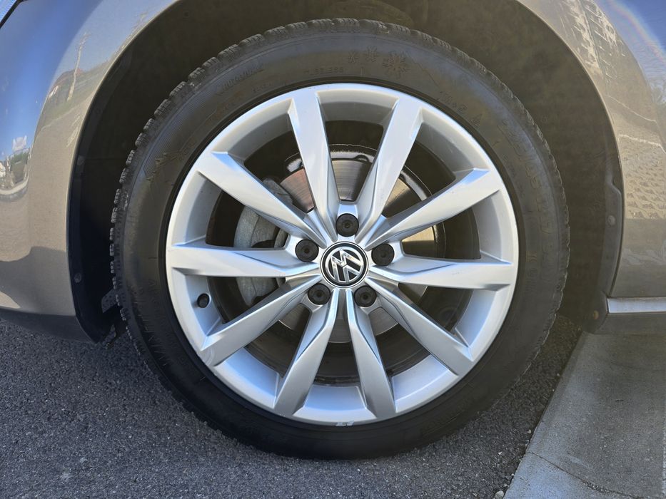 Vând Golf 7  Highline 1.6 TDI