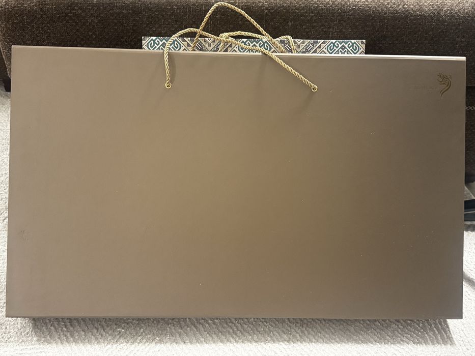 Картина Empire в коробке