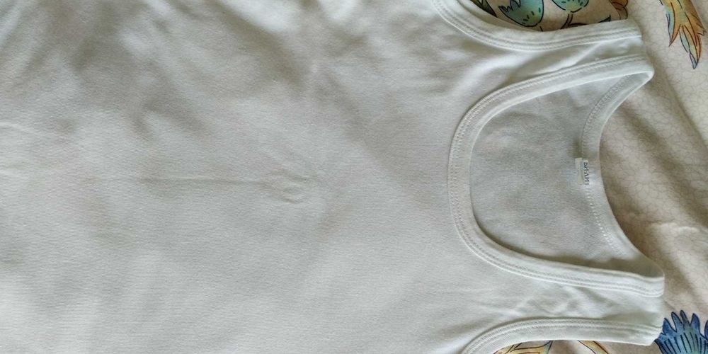 МНОГО запазено детско БЕЛЬО - бели потничета и тениски