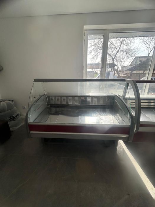 Витринный холодильник