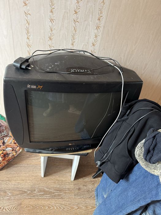 Телевизор JOYMAX