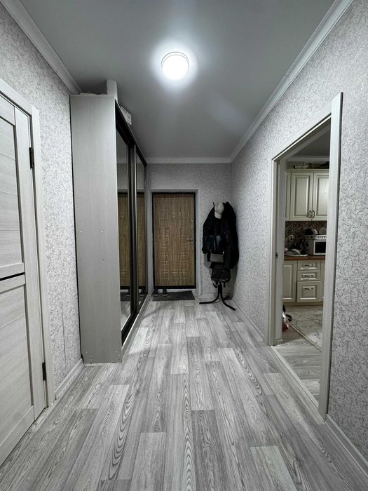 Продам  2х комн кв Батыс с ремонтом