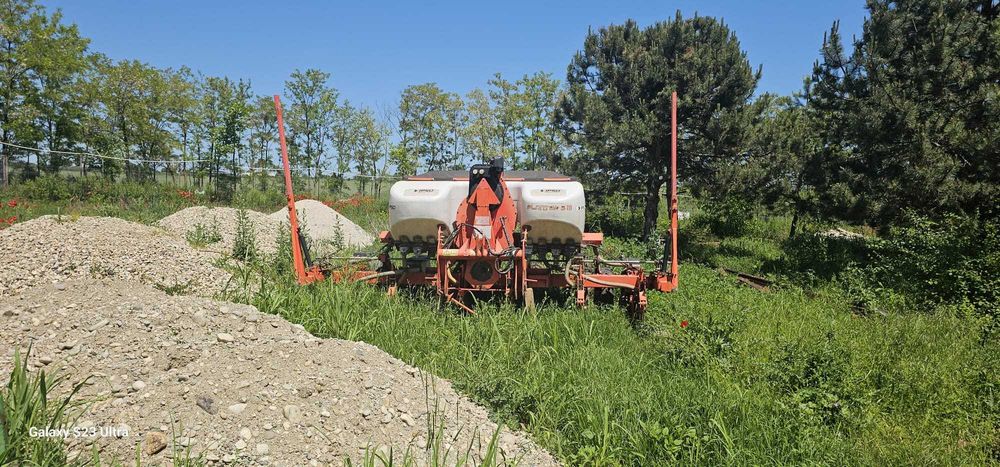 Semanatoare de precizie pentru prasitoare Kuhn model Planter 2 8.000 PLUS TVA