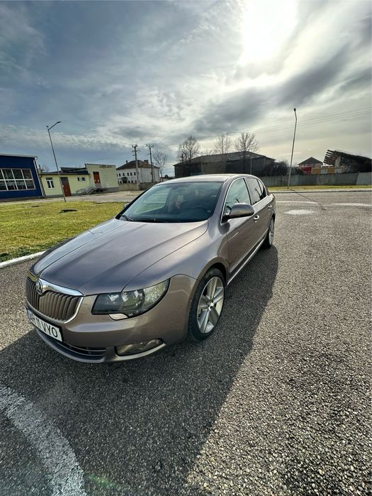 Vand Skoda Superb 2 an 2011 motor 1.6 tdi 136 cai 267000km reali