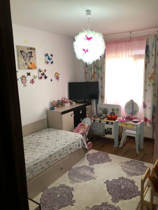 Vând apartament cu 3 camere