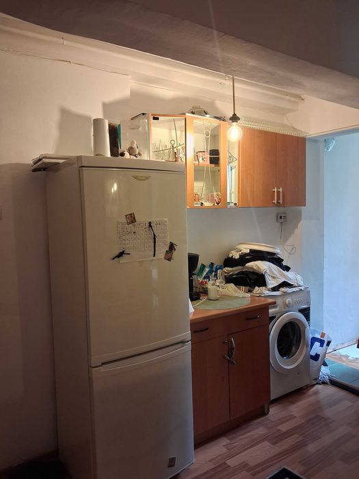 Vind apartament 2 camere decomandat,centrala termica noua,izolat