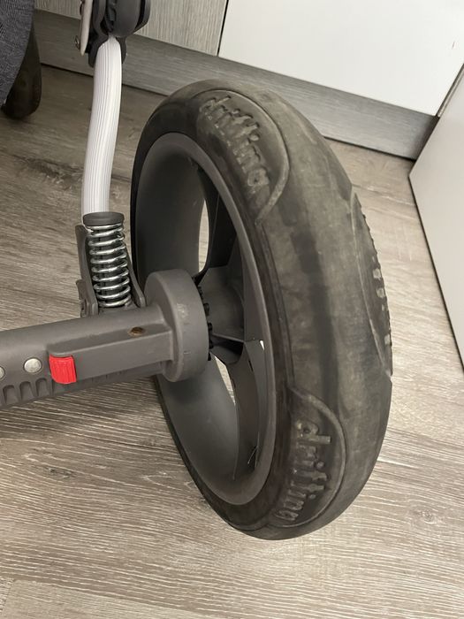 Бебешка количка в много добро състояние!