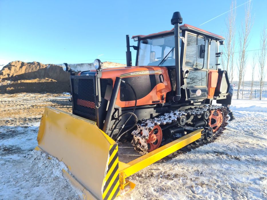 Гусеничный трактор ДТ-75