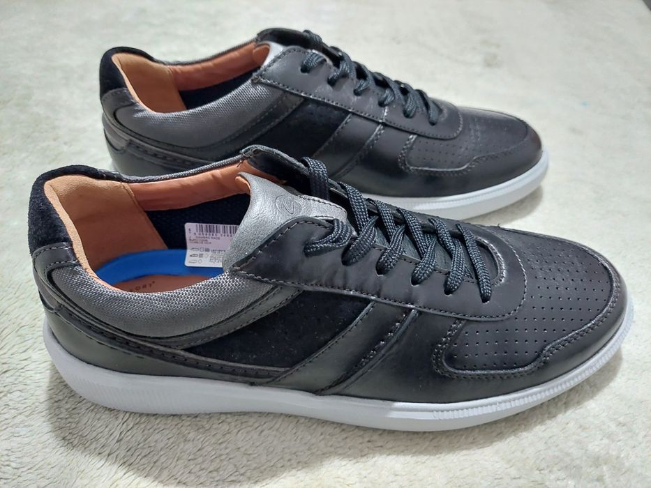 Нови обувки Clarks