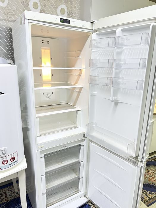 Продам Холодильник LG