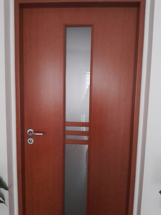 Vând ușa interior (porta doors)