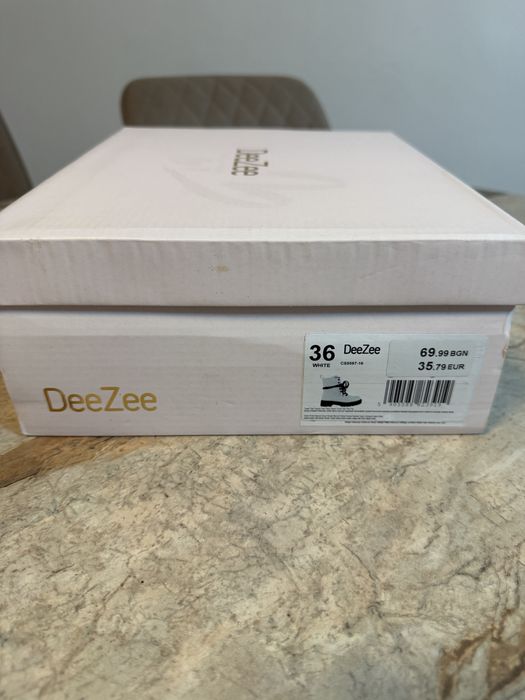 Детски боти DeeZee