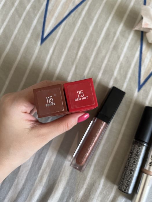 Продам косметику не подошли цвета