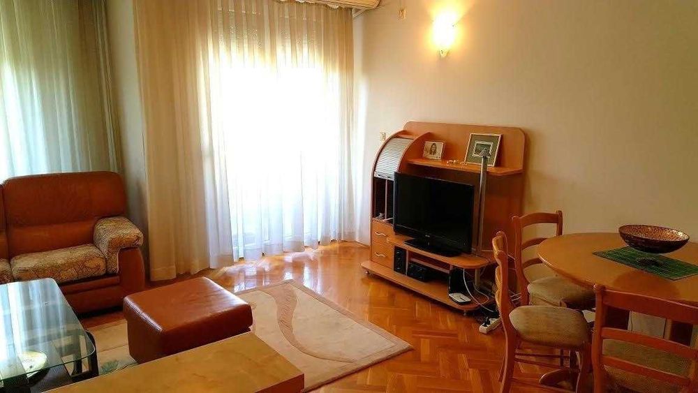 Дава се под наем Двустаен апартамент в Бургас, Лазур - 57 кв.м за 204 € - Снимка #2