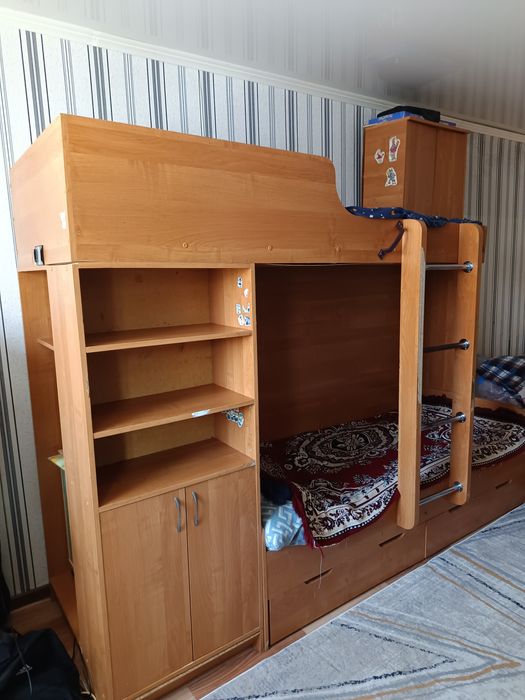 Двухъярусная кровать