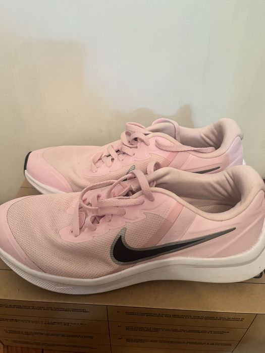 Продавам маратонки Nike STAR RUNNER 3