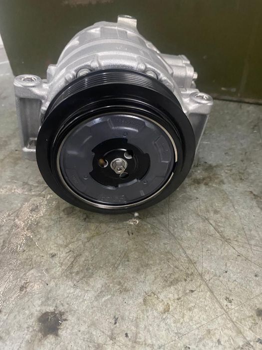 Компрессор кондиционера Mercedes-Benz S-класс