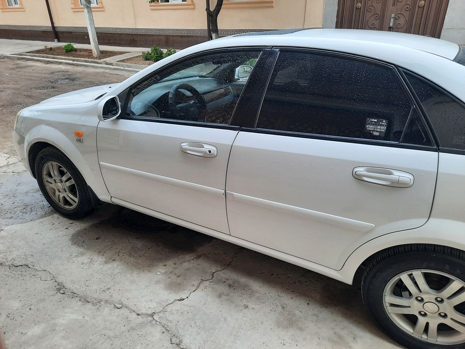Lasetti 1.8 rangi oq