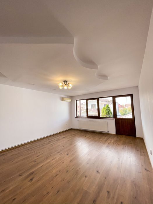 Casa vanzare/inchiriere in zona Trei Stejari