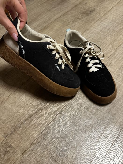 Продам кроссовки в идеальном состоянии